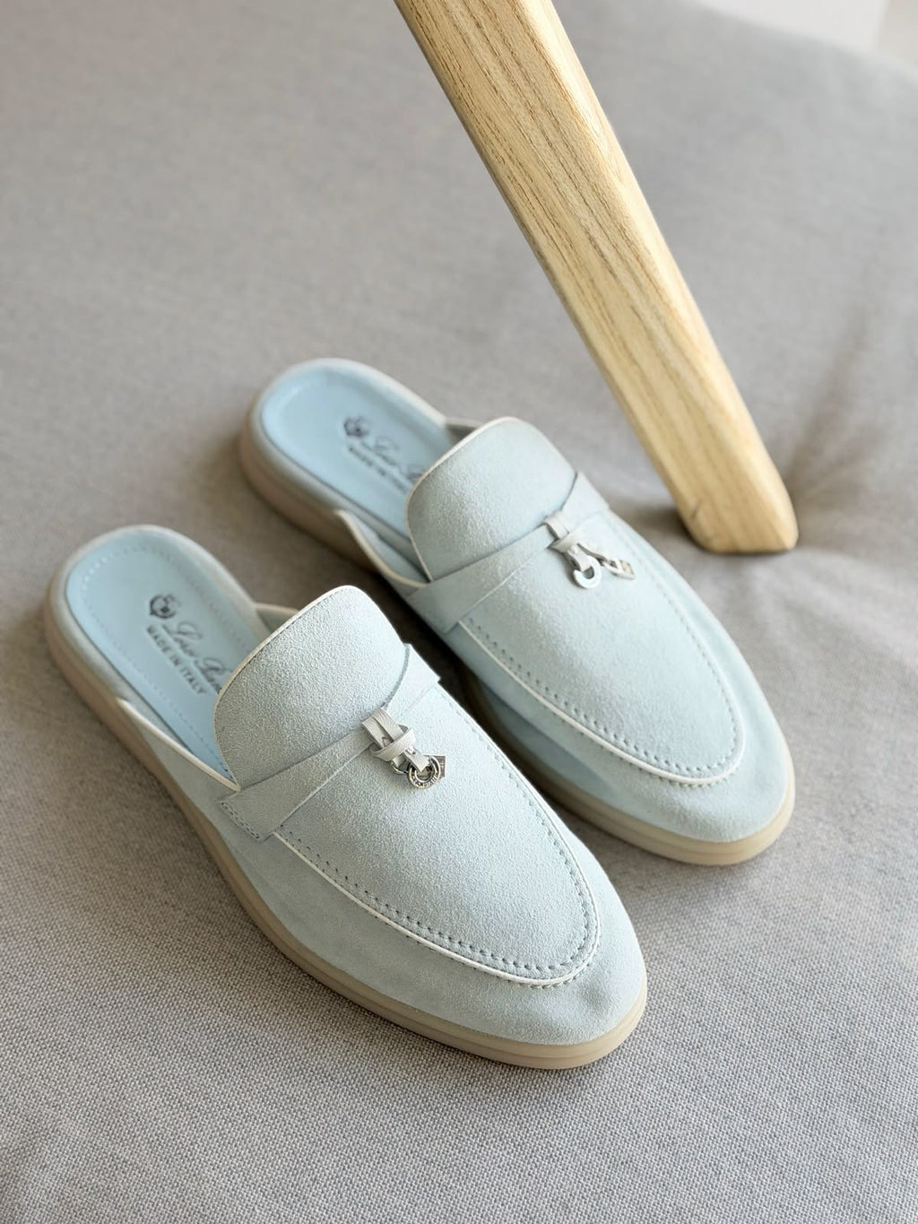 Mocassins ￼￼