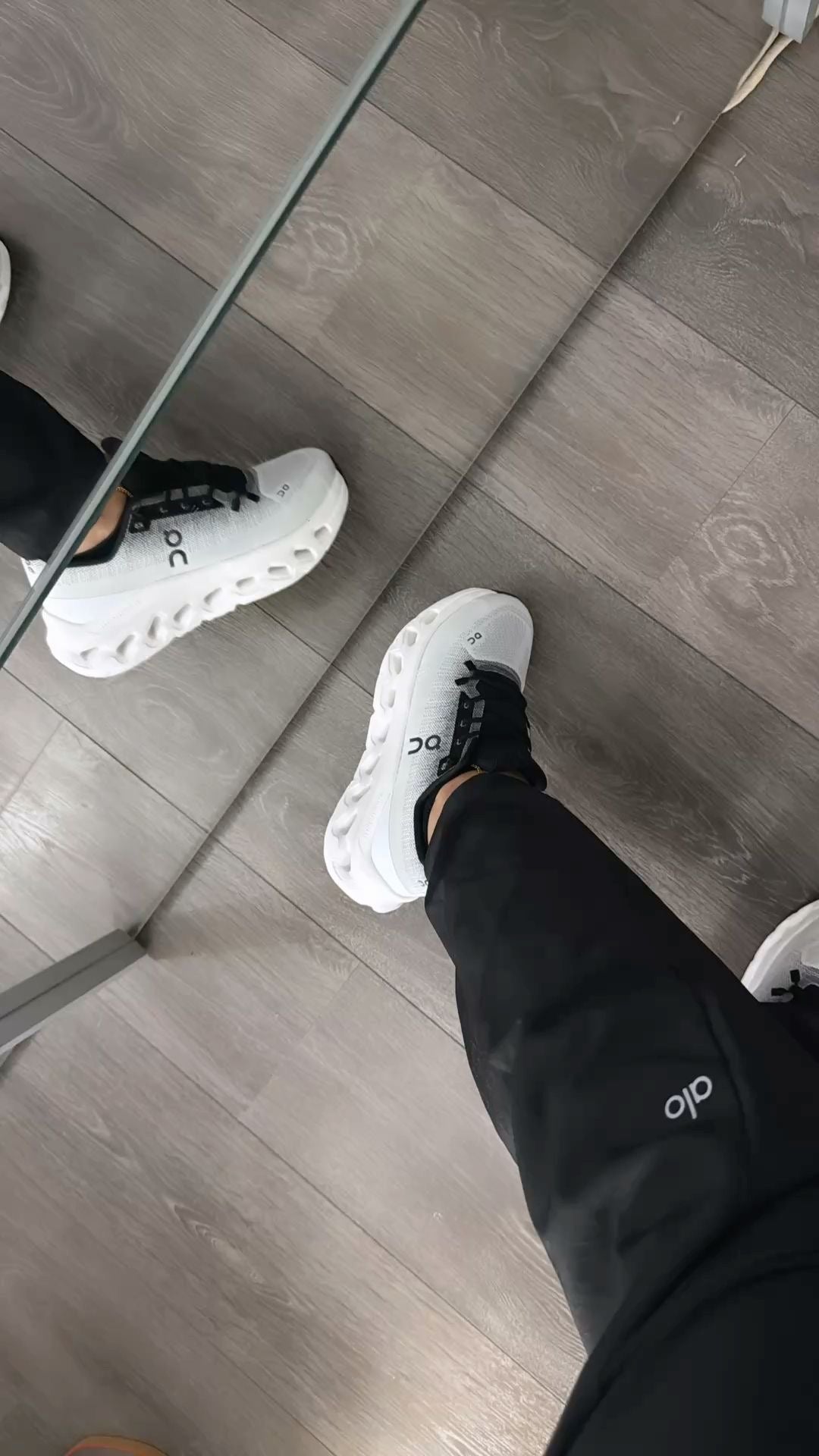 ON noir