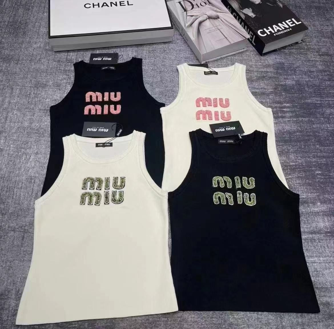 Haut miumiu
