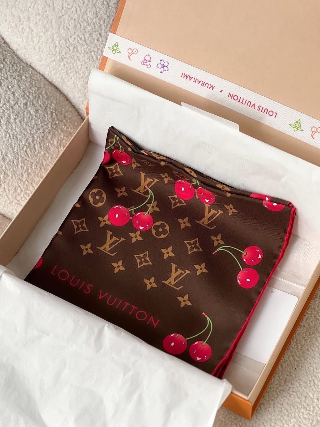 Foulard LV cerise